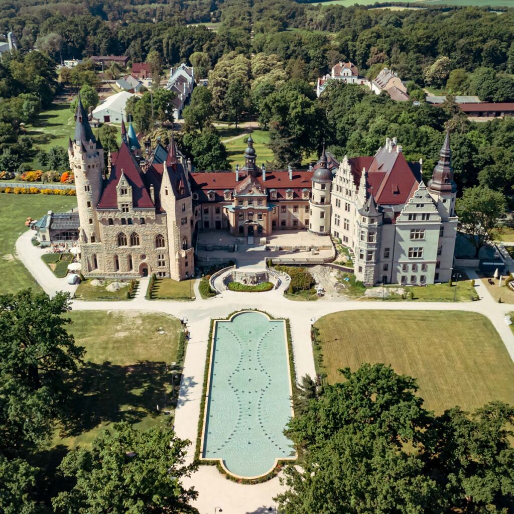Palac w Mosznej 1