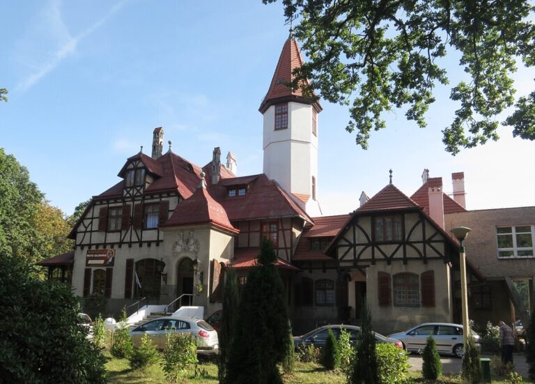 Pałacyk myśliwski w Zawadzkiem