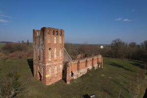 Ruiny kościoła Borki