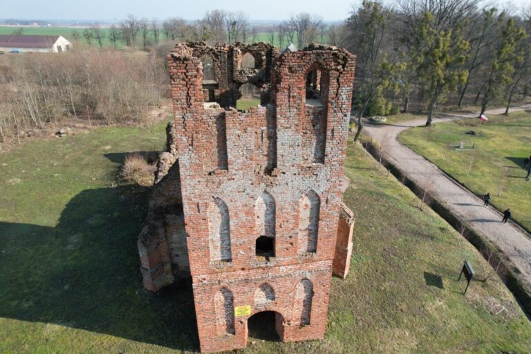 Ruiny kościoła Borki