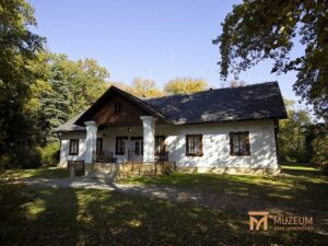 Muzeum Dwór w Dołędze