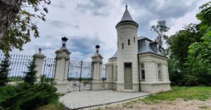 Pałac Sobańskich w Guzowie