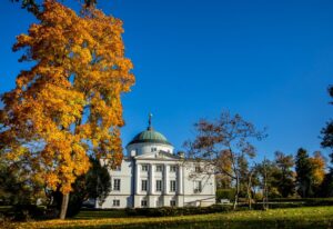 Pałac w Lubostroniu