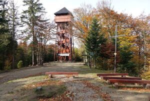 Wieża widokowa na Modyni