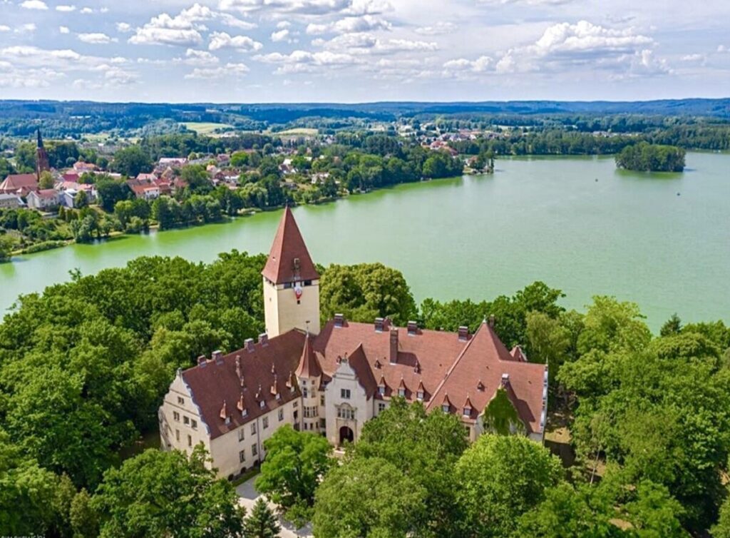 Zamek Ksiazat Lubomirskich w Lubniewicach
