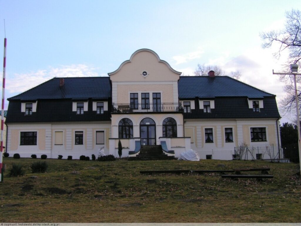 Dworek w Uszycach