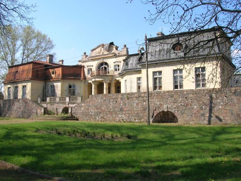 Pałac w Bratoszewicach