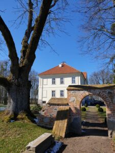 Pałac w Nakomiadach