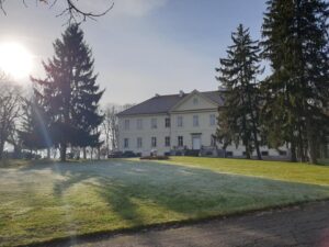 Pałac w Nakomiadach