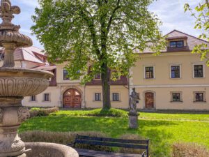 Zamek w Starych Tarnowicach