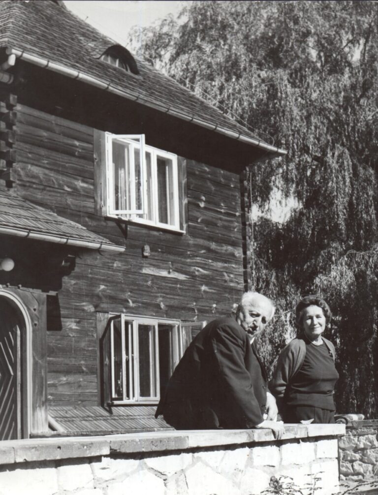 J.M KUNCEWICZOWIE