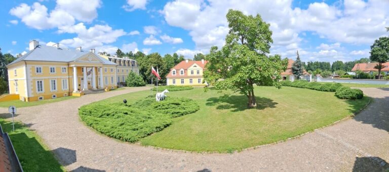 Pałac i Stadnina Koni Racot