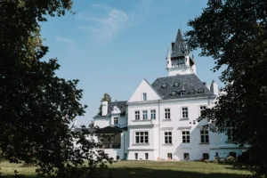 Pałac w Osowej Sieni