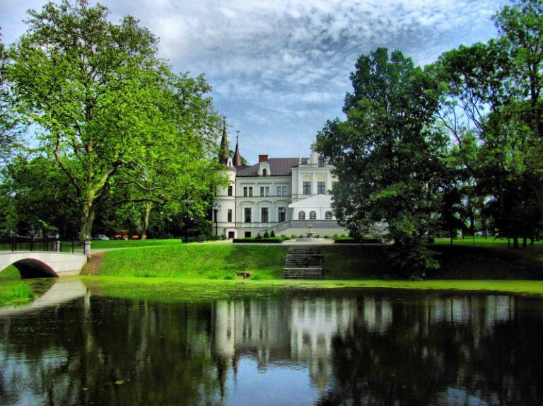 Pałac Tarce