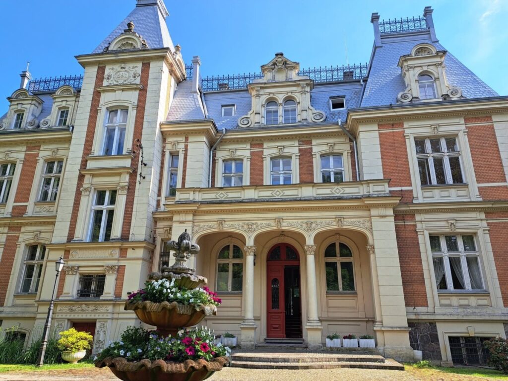Pałac w Ksawerowie